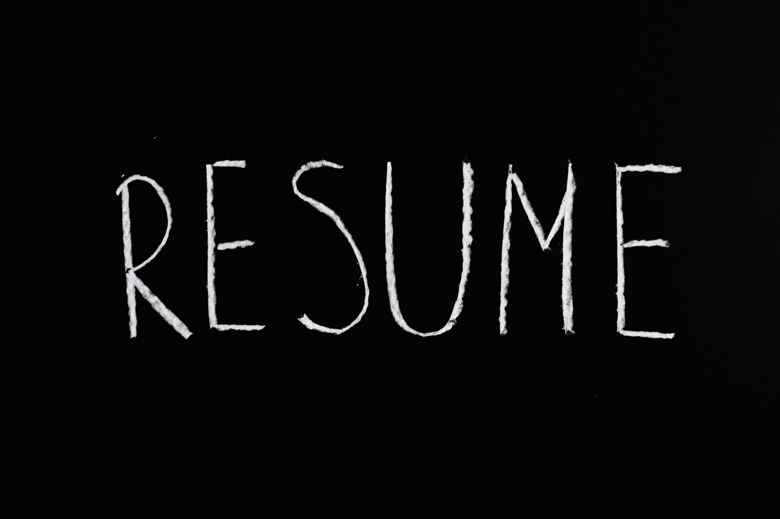 How to Write a Perfect Resume in 2025 – Step-by-Step Guide With Examples